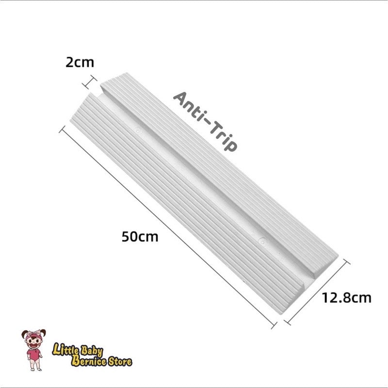 White Metal Baby Safety Gate / Pets Safety Gate